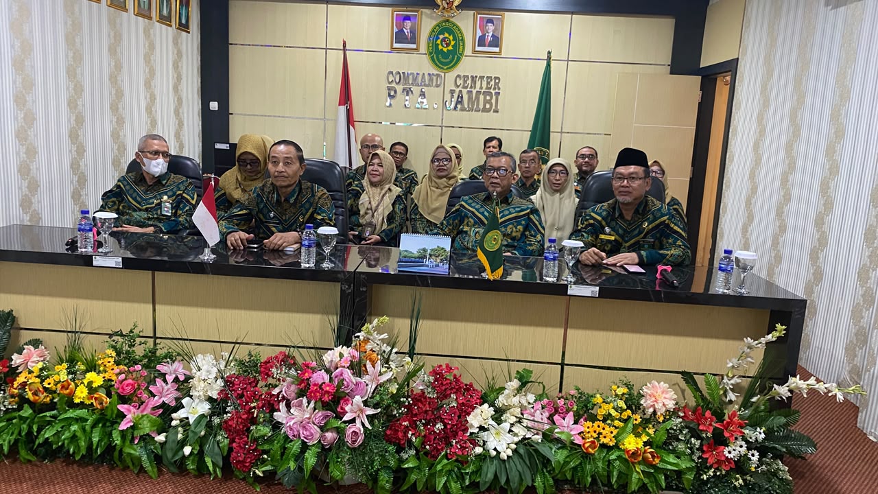 PTA Jambi Mengikuti Diskusi Hukum tentang Peningkatan Kualitas Putusan dan Ekonomi Syariah